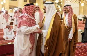 نائب أمير الرياض يؤدي الصلاة على فوزية بنت سعود بن هذلول – أخبار السعودية