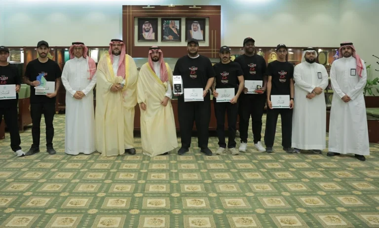 فهد بن محمد يكرم متدربي الكلية التقنية بالخرج – أخبار السعودية