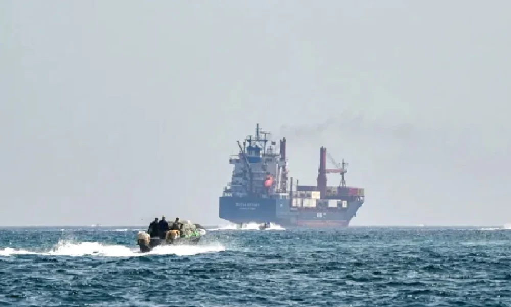 إسرائيل تنتظر قرار ترمب.. والحرس الثوري يهدد باستهداف السفن الحربية