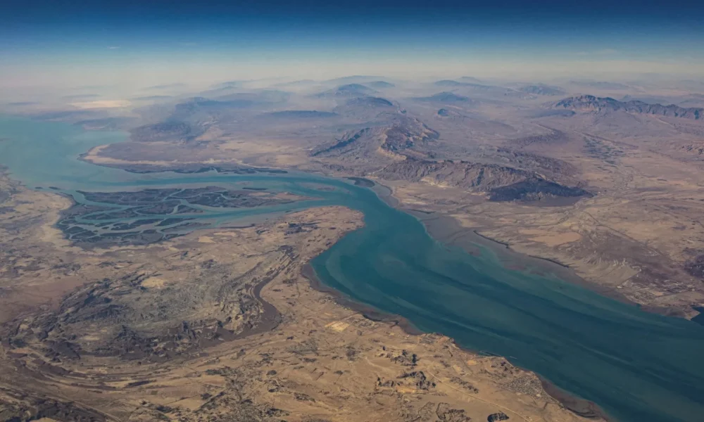 توقف الملاحة في مضيق هرمز بعد حصار أمريكي على إيران