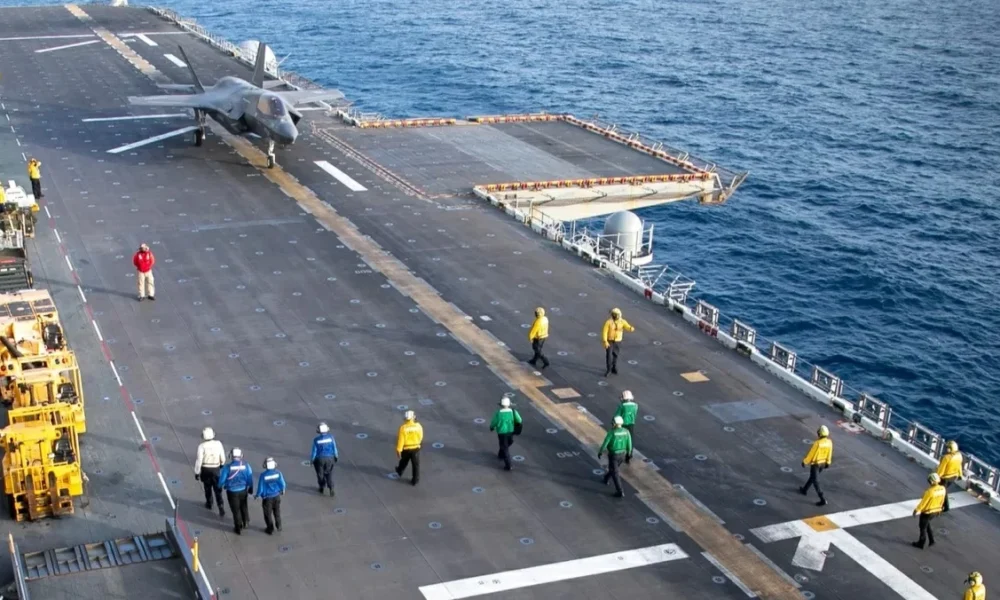 البيت الأبيض: كل الخيارات بشأن إيران مطروحة وحصار بحري