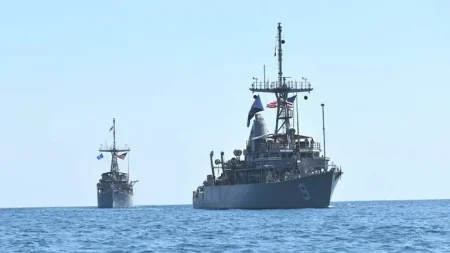 كاسحات ألغام أمريكية تتجه للشرق الأوسط لتأمين مضيق هرمز