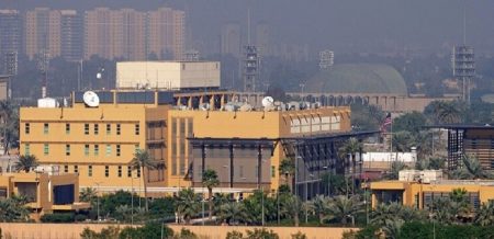 مسلحون مدعومون من إيران يهاجمون محيط السفارة الأمريكية بالعراق بالمسيرات