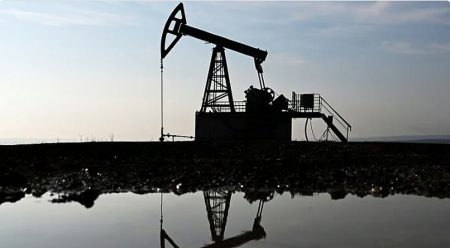 انخفاض أسعار النفط وسط توقعات استئناف محادثات الولايات المتحدة وإيران