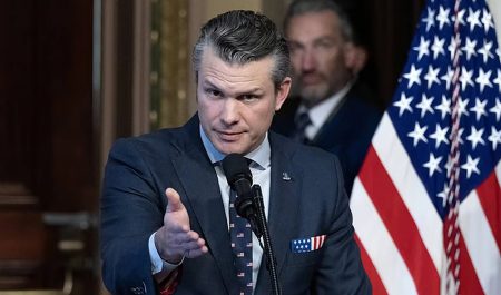 وزير الحرب الأمريكي: نحاصر إيران بـ10% من قوتنا.. ونسيطر على الملاحة في مضيق هرمز