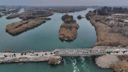 بوابات سد الفرات تُفتح بعد 36 عاماً.. استنفار شامل وتحذيرات من الفيضان في شرق سوريا