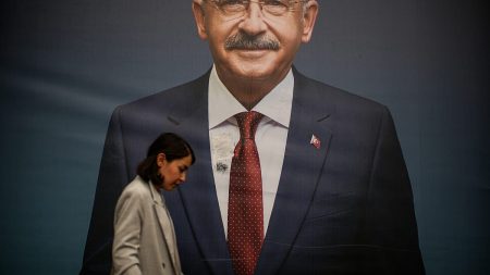 محكمة تركية تلغي نتائج انتخابات حزب الشعب الجمهوري وتعيد كمال كليجدار أوغلو إلى رئاسته
