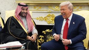 “منفصلة عن الواقع”.. لماذا يتعامل الخليج بفتور مع دعوات ترامب للتطبيع مع إسرائيل؟