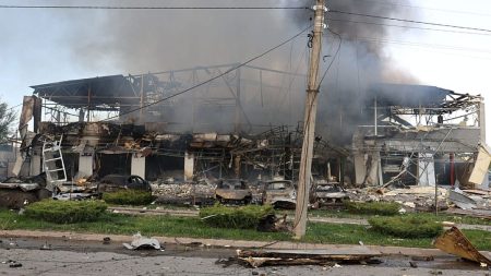 أوكرانيا تستهدف منشآت نفطية روسية.. واتهامات متبادلة عقب هجوم بمسيّرة على محطة زابوريجيا النووية