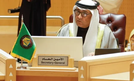 سياسة إيران تهدد استقرار الخليج: إدانة واسعة بعد حادثة الكويت