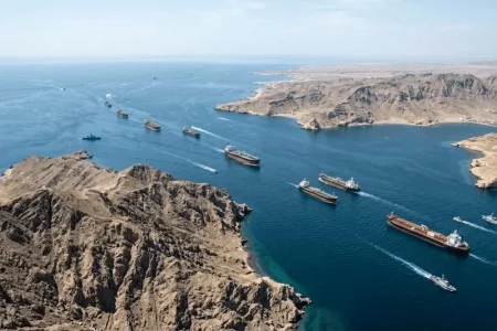 الجيش الإيراني يهدد بـ فتح جبهات جديدة ضد أمريكا