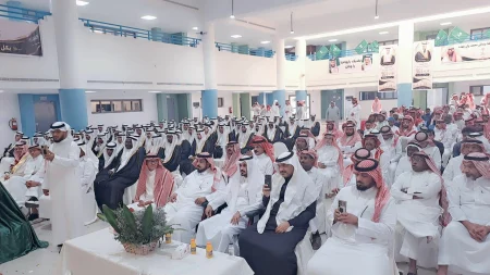 متوسطة وثانوية النعمان بن مالك تحتفي بتخريج 127 طالباً – أخبار السعودية
