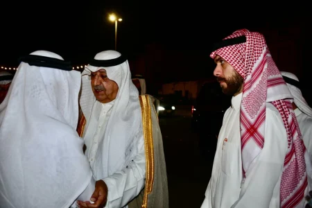 فيصل بن عبدالله يُعزي آل قطان في فقيدهم – أخبار السعودية