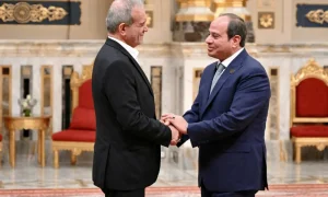 السيسي يدعم المفاوضات الأمريكية الإيرانية ويطالب بالمرونة