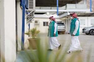 ضبط 1800 مخالفة خلال موسم الحج.. «الموارد البشرية» تكثف جولاتها الرقابية بمكة والمدينة
