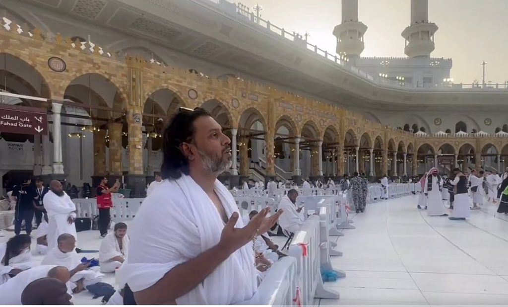 لحظات روحانية.. حجاج بيت الله الحرام يعيشون مشاعر مؤثرة بعد طواف القدوم