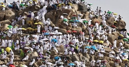 "الأرصاد" يدعو الحجاج لتجنب التعرض المباشر للشمس وانخفاض الرطوبة بعرفات