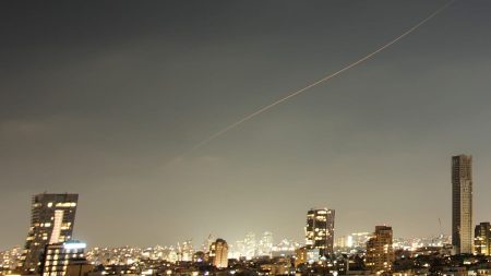 مباشر – “غارة الضاحية” تشعل الشرق الأوسط.. إيران وإسرائيل تتبادلان الضربات رغم تحذيرات ترامب