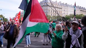 مدينة باريس تمنح “المواطنة الفخرية” للمدنيين والصحافيين الفلسطينيين