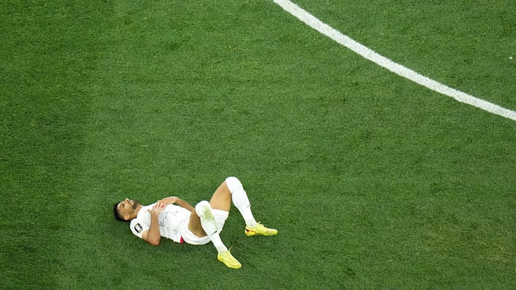مدرب إيران يصف فريقه بالأكثر تعرضا للظلم في كأس العالم بعد مغادرة مفاجئة لأمريكا
