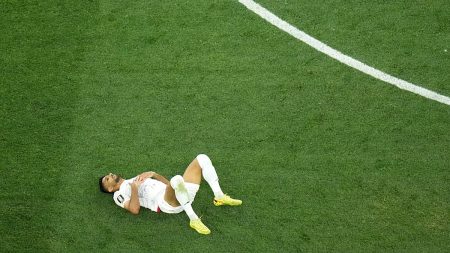 مدرب إيران يصف فريقه بالأكثر تعرضا للظلم في كأس العالم بعد مغادرة مفاجئة لأمريكا