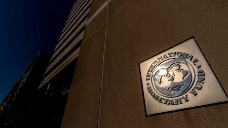 “تداعيات الحرب لم تنتهِ”.. صندوق النقد الدولي: إعادة إنتاج النفط إلى مستواه ستستغرق وقتا