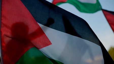 اجتماع سري بين قيادات من “حماس” ووفدٍ فرنسي لأول مرة منذ حرب غزة: ما الذي دار في اللقاء؟