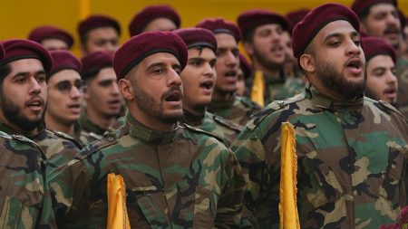 حزب الله يبارك “مذكرة التفاهم” ويدعو السلطة اللبنانية لمراجعة قراراتها: لا عودة إلى ما قبل 2 مارس