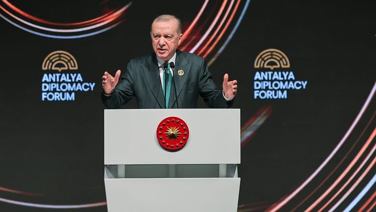 أردوغان: تحركات إسرائيل باتت تهدد أمن تركيا.. ونتنياهو يرد: الدكتاتور لا يحق له إعطاء المواعظ