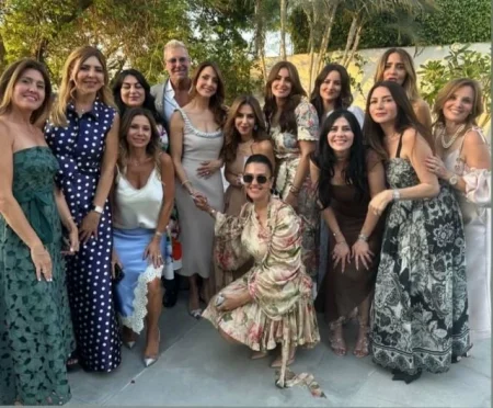 برقصة سالسا مثيرة.. تامر هجرس يحتفي بـ«قران» ابنته تمارا – أخبار السعودية