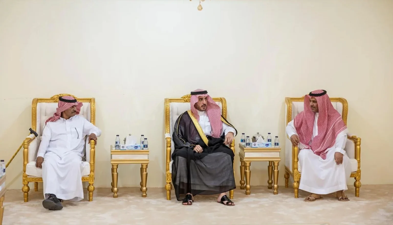 أمير الجوف يُعزي الرويلي في والدته – أخبار السعودية