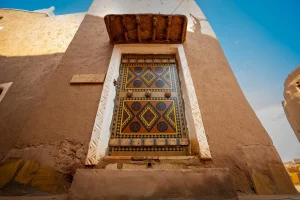 عنيزة تحتضن برنامجاً متخصصاً في صناعة الأبواب النجدية – أخبار السعودية
