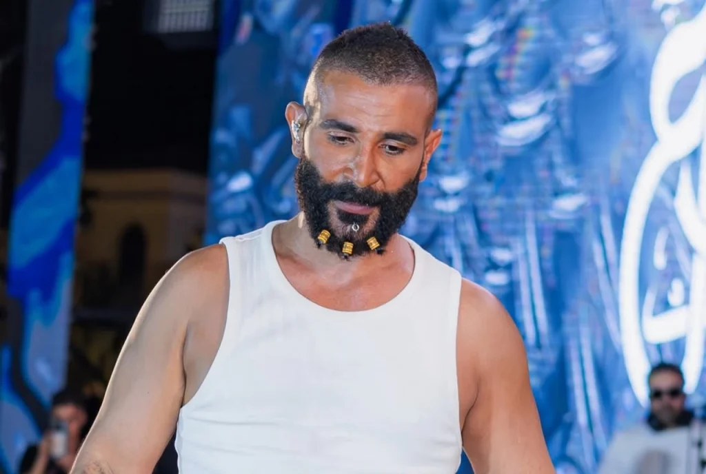 أحمد سعد يرد على الجدل: لا أتشبه بالنساء.. ومظهري حرية شخصية – أخبار السعودية