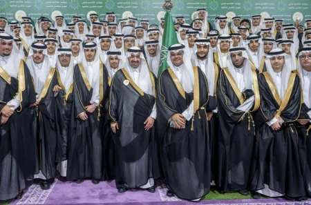 نائب أمير تبوك يكرّم خريجي مدارس الملك عبدالعزيز النموذجية – أخبار السعودية