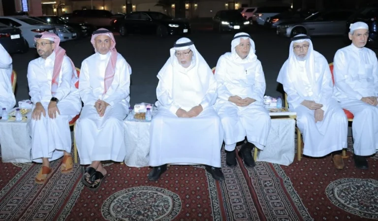 آل الدخيل وآل بكر يستقبلون المواسين في وفاة فقيدهم – أخبار السعودية