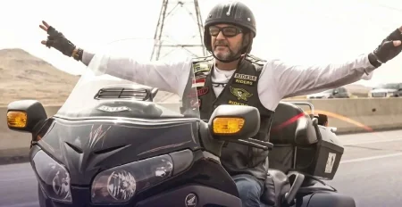 «حبيبتي ومعالجتي النفسيّة».. علاقة فريدة جمعت محمد مرزبان بدراجته النارية – أخبار السعودية