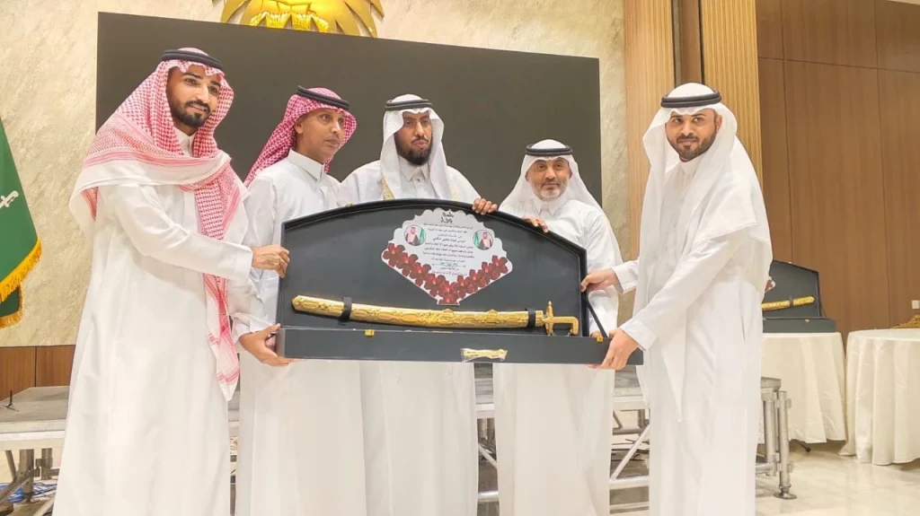 مدرسة البيسري تكرّم متقاعديها – أخبار السعودية
