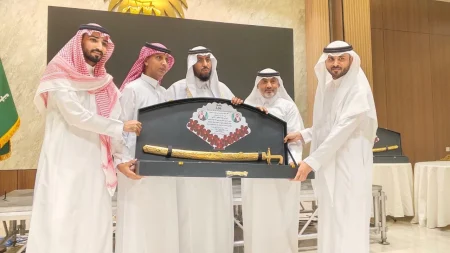 مدرسة البيسري تكرّم متقاعديها – أخبار السعودية