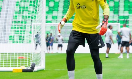 سر النظارات السوداء في تدريبات المنتخب السعودي بأمريكا