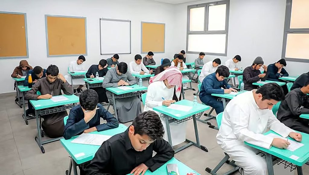 مستشارة تربوية: المتابعة الأسرية المستمرة للأبناء طوال العام الدراسي تسهم في الحفاظ على تحصيلهم