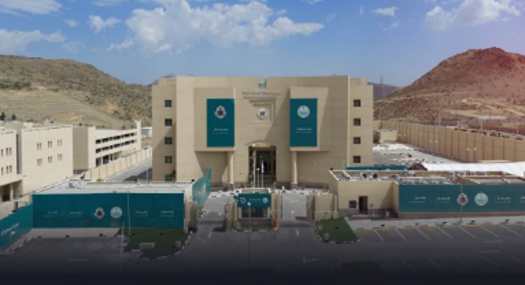 مبنى شرطة الباحة.. بيئة عمل حديثة تدعم كفاءة الأداء الأمني