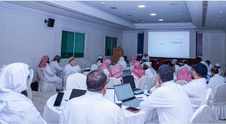 بمشاركة يمنية.. «الشؤون الإسلامية» تنظم دورة تدريبية بعنوان «مهارات التعامل مع أدوات الذكاء الاصطناعي»