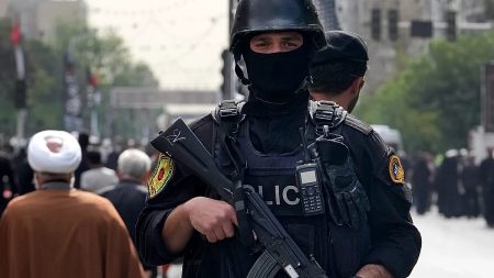 إيران تعدم رجلا على خلفية احتجاجات يناير مع اتساع حملة قمع المعارضين