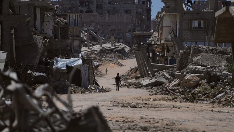 حماس تعلن حل حكومتها في غزة.. واللجنة الوطنية تؤكد جاهزيتها لتولي إدارة القطاع