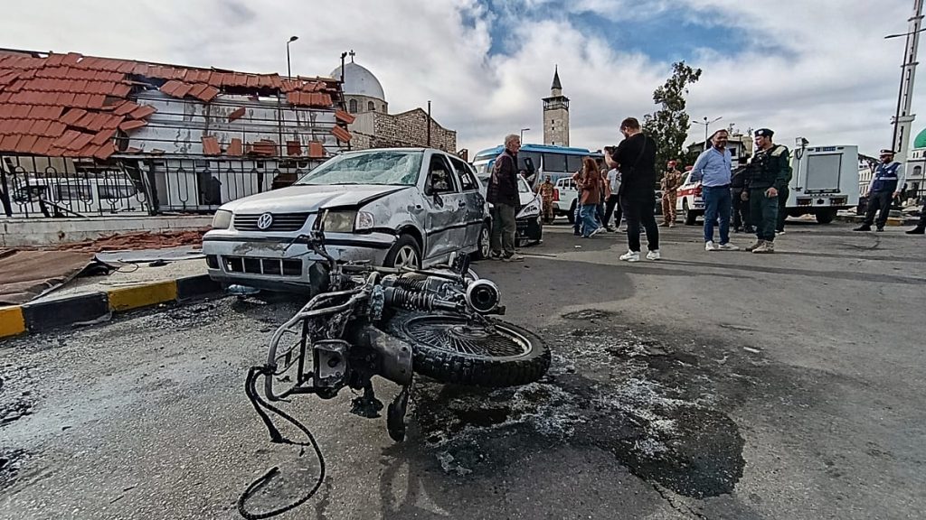 انفجار عبوات ناسفة بالقرب من فندق يقيم فيه ماكرون في دمشق