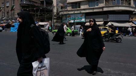صور فضائية تفاجئ واشنطن وتل أبيب.. إيران ترمم منشآتها العسكرية بوتيرة سريعة