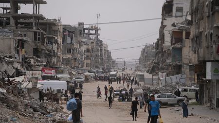 غارة إسرائيلية على غزة تسفر عن مقتل 8 فلسطينيين بينهم قائد في شرطة حماس