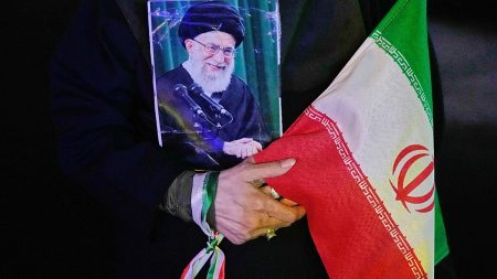 ليست جنازة عادية.. ما الذي تكشفه محطات تشييع علي خامنئي؟