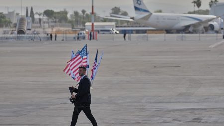 واشنطن تُبقي طائرات التزوّد بالوقود في مطار بن غوريون.. و50 ألف تذكرة سفر مهددة بالإلغاء