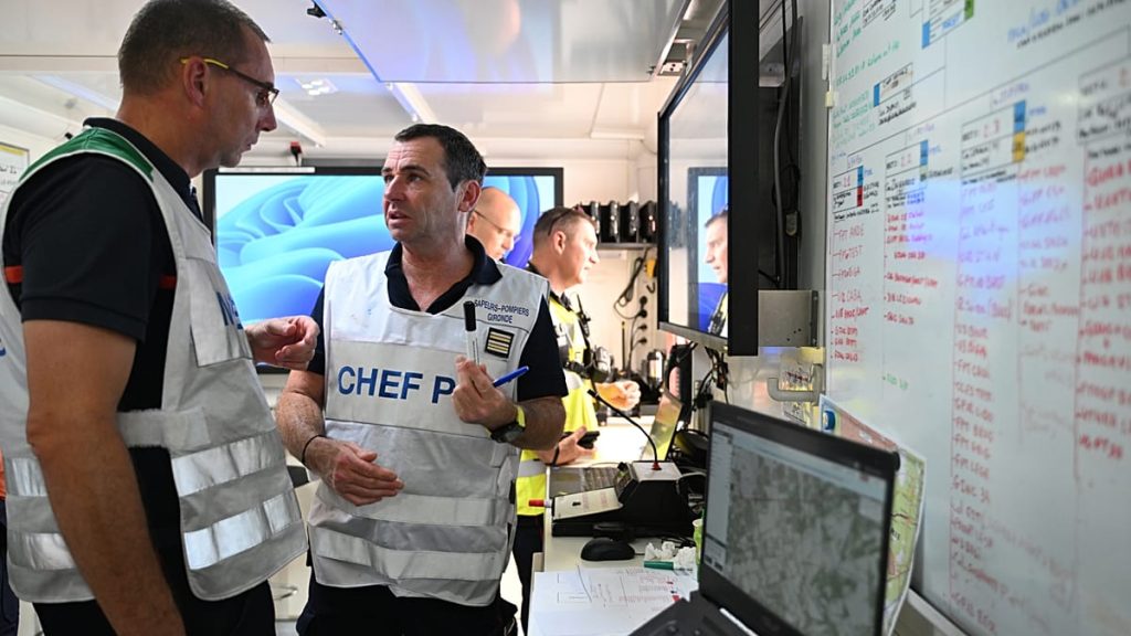 الاتحاد الأوروبي يرسل دعماً لفرنسا وإسبانيا لمواجهة الحرائق.. وتحذيرٌ من موجة حر شديدة